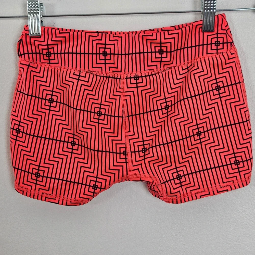 Avia Girls‎ Diva Pink Geometric Maze Athletic Compression Shorts Size L 10-12